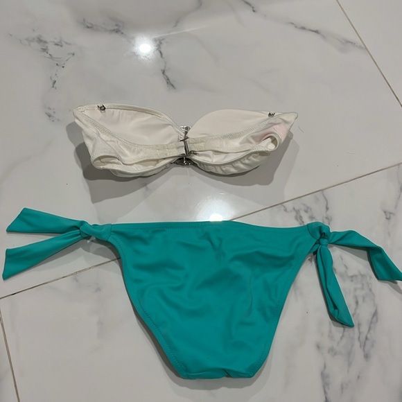 Victoria secret bikini set - Picture 3 of 4